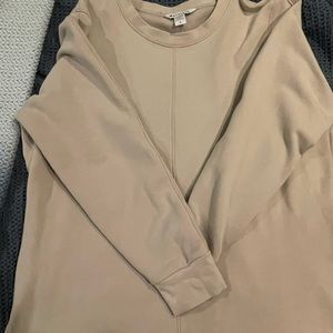 Athleta sweatshirt with pockets